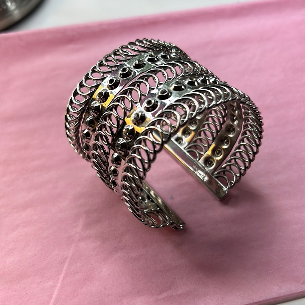 ‼️SALE‼️ Silver cuff bracelet - Picture 2 of 5